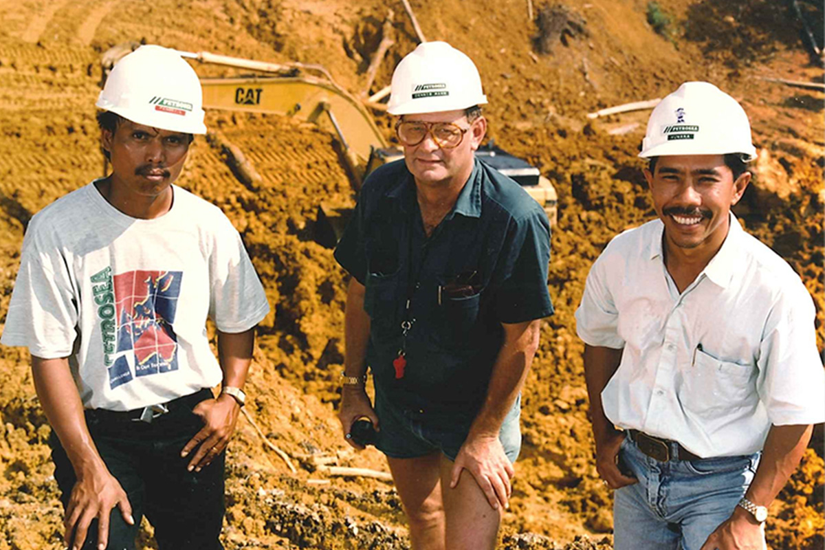 Clough acquires Petrosea image